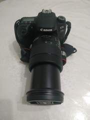 Срочно продам Фотокамеру Canon EOS 77D + Объектив Canon EF-S 18-135m 